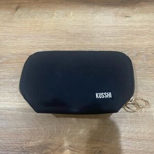 KUSSHI Black Cosmetic Pouch With Leopard Print  i Inside. Never Been Used!